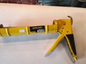 Pistola para tubo silicona falacateo