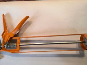 Pistola para tubo silicona falacateo T/Esqueleto