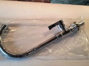 Llave lavaplatos movil cisne