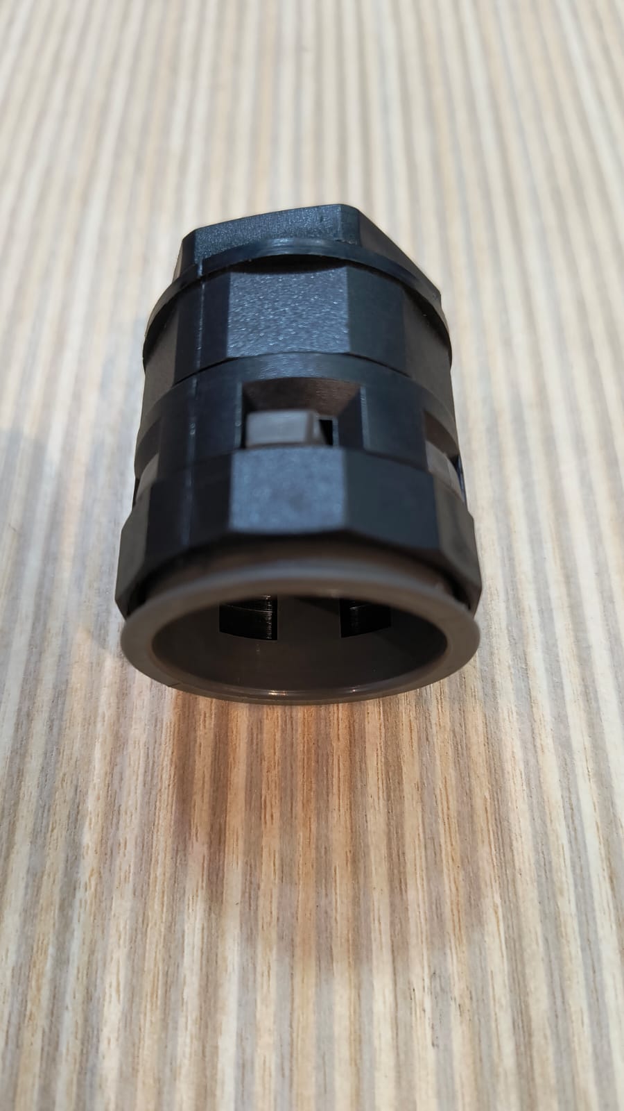Conector Recto DN23 M25*1.5 Negro (1") - Imagen 3