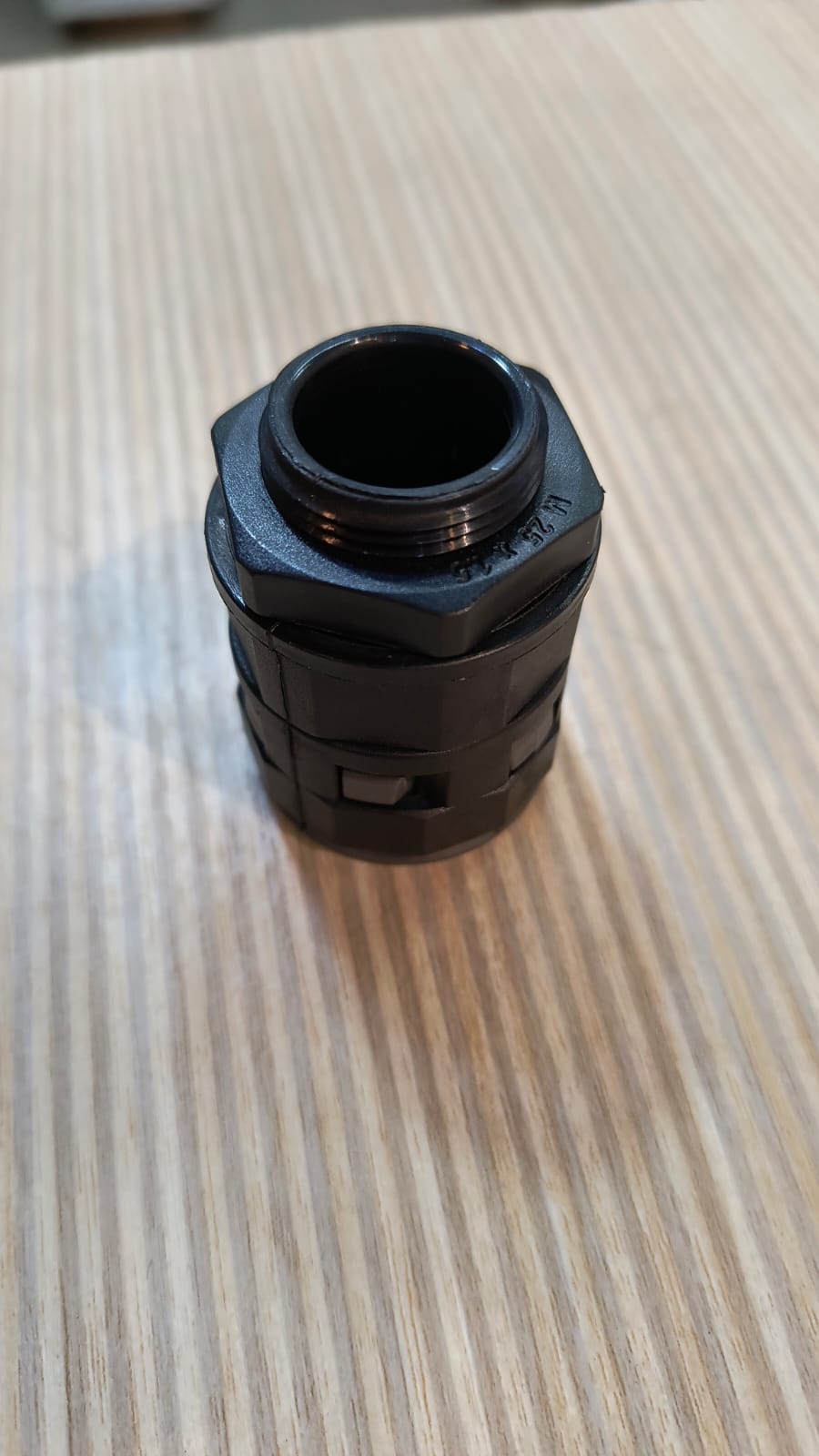 Conector Recto DN23 M25*1.5 Negro (1") - Imagen 5
